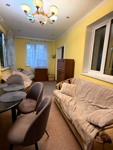 Окружна вул., 10б