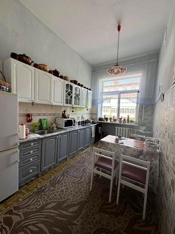 Гарнізонна вул., 8