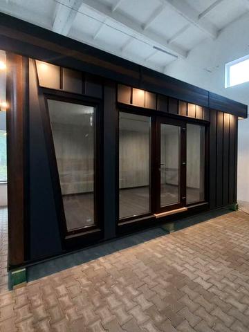 Будинок під магазин,кавярню,можна для проживання!!!