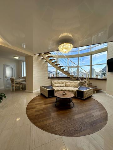 Володимира Великого вул., 12б