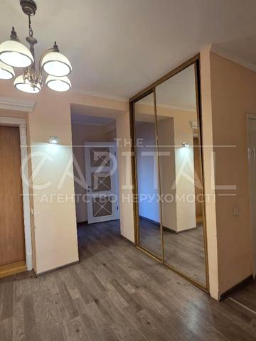 Старонаводницька вул., 8-Б