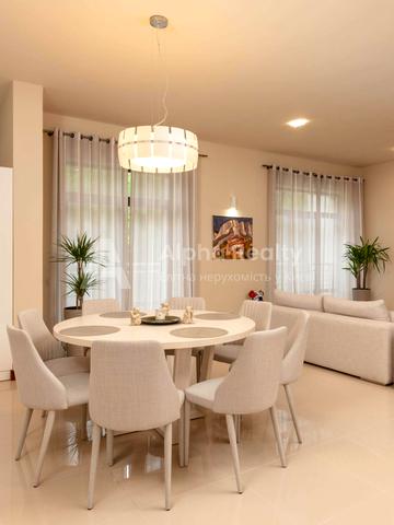 Хрещатик вул. (Kreschatic), 27-Б