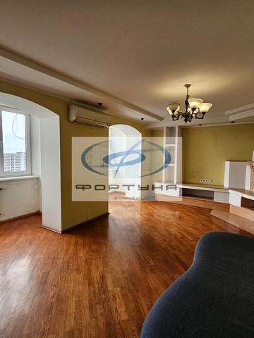 Юрія Іллєнка вул. (Горького), 29