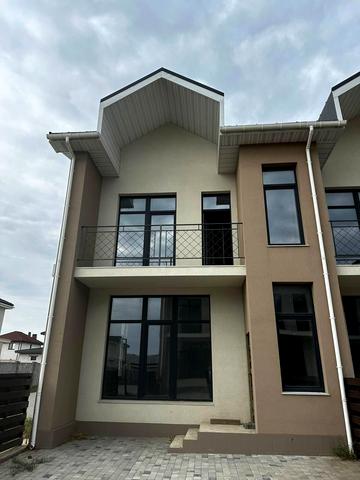 Центральна вул.