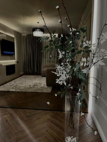 Чорновола вул., 1