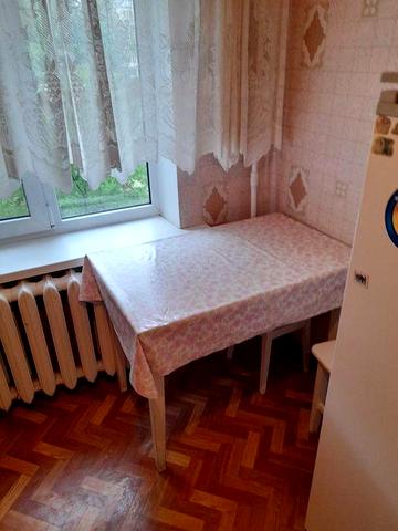 Продам однокімнатну квартиру, вул. Райдужна 13в