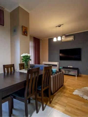 Ромашкова вул., 10б