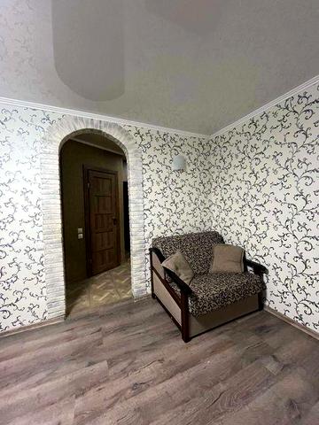 Продам 3 кім. з ремонтом по вул. М.Гончарівська, 1