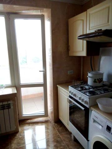 Здам трьох кимнатну квартиру на тривалий термин