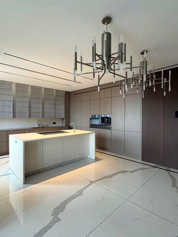 Володимира Івасюка просп. (Героїв Сталінграду), 8