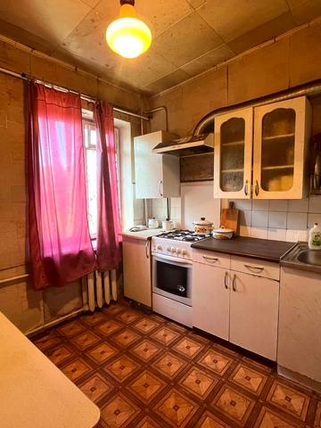 Груні Романової вул., 10