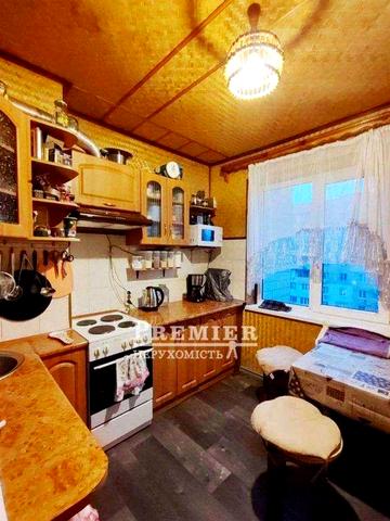 Продам трикімнатну квартиру 76 кв.м