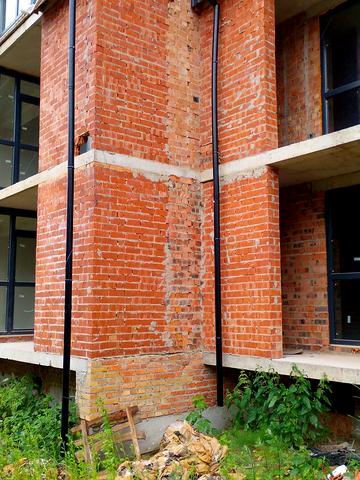 Бурденка вул., 18