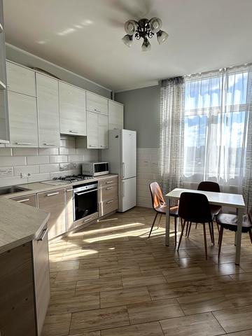 Професора Івана Ковалика вул., 1