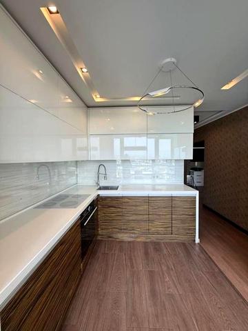 Олімпійська вул., 9