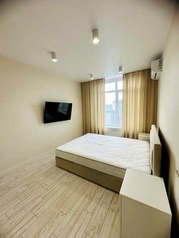 Польова, 73. Оренда квартири в новому будинку - є сховище, генератори.