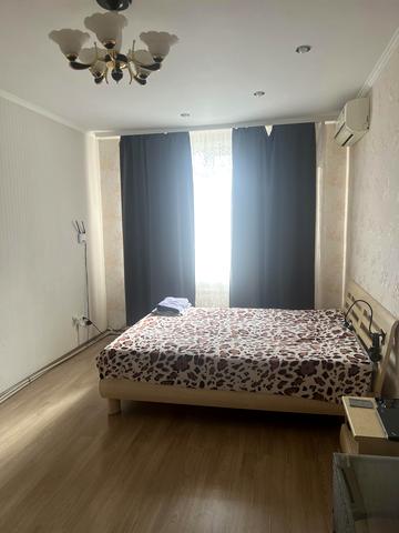 Велика Перспективна вул., 84