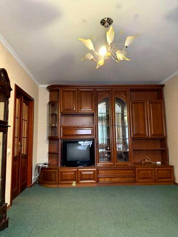 Капітальна трикімнатна квартира в центрі Шполи