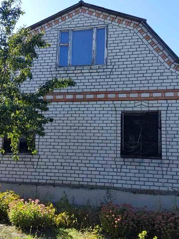 Будинок із земельною ділянкою 27 сот у центрі с.Максимівка