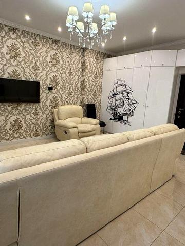 Светлая квартира в 7 ой Жемчужине. Французский бульвар