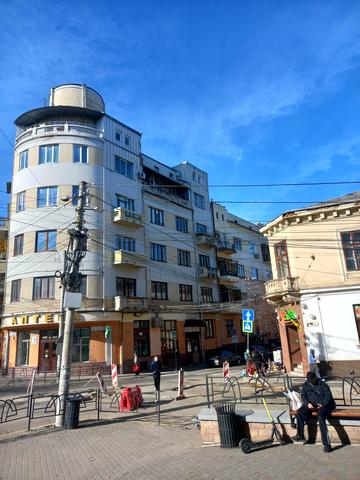 Університетська вул., 12