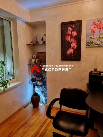 Запорізька вул., 7