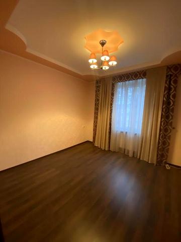 Небесної Сотні вул. (Московська), 7