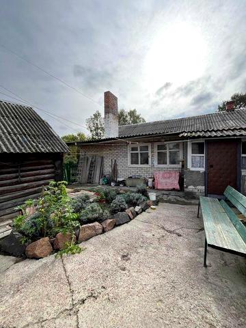 Продається частина будинку по вул. Народного Руху, з ділянкою. LD