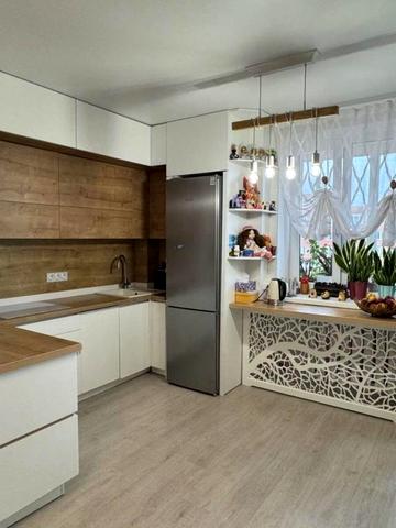 Парусна вул. (Героїв Сталінграду), 1в