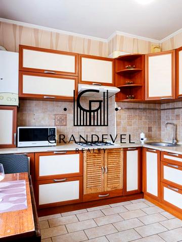 Грушевського вул., 28