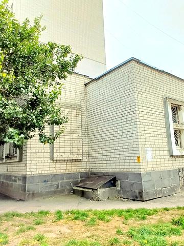 Дніпровська вул., 31