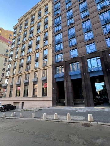 Річкова вул., 4