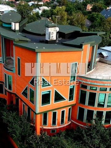 Бердянська вул., 29