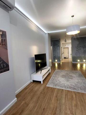 Довгострокова оренда 4к Квартира Степана Бандери (Льва Толстого) вулиця ЖК ул. Льва Толстого, 9