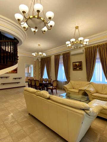 Михайлівська вул., 24-Б