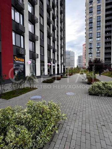 Європейського Союзу просп. (Правди), 53/46