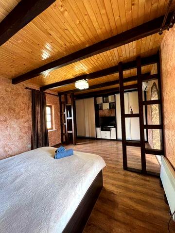 Продається дачно - туристичний комплекс  в с.Велика Слобідка( Хмельн.