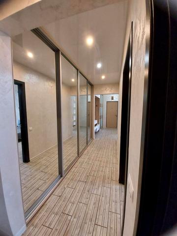 Володимира Українця вул., 111