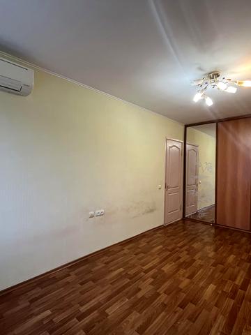 Менделєєва вул., 12