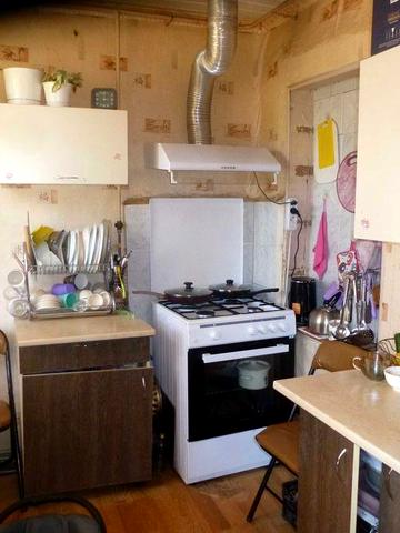 Срочно продам 3-- комн.квартиру в центре Змиева