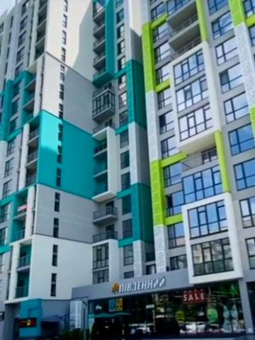 Добровольців пров., 3