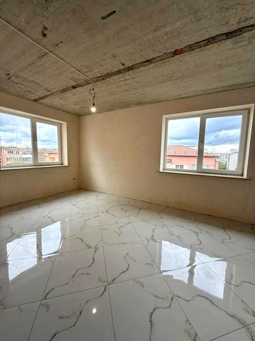 Симона Петлюри вул., 9