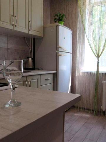 Сдам до лета просторную 1-к. кв. в Лузановке. Свежий ремонт, хозяин