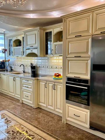 Дарницька вул., 19