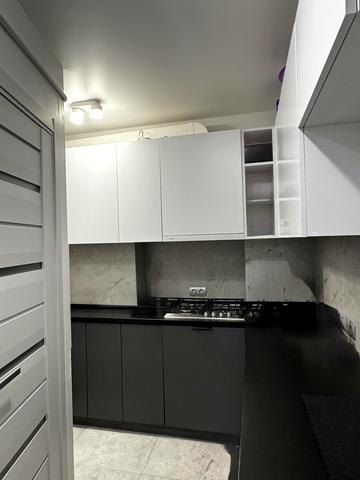 Академіка Олександра Богомольця вул., 11