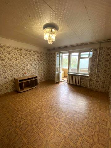 Продам ІДЕАЛЬНУ ПІД РЕМОНТ, велику 2 кімн. квартиру 6/9 поверх, цегла