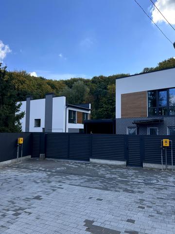 Миколи Голубця вул. (), 4