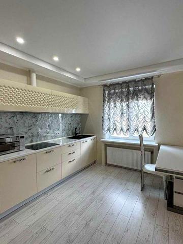 Сдаётся просторная 2х комн.квартира на Песках, ул.Автозаводская.