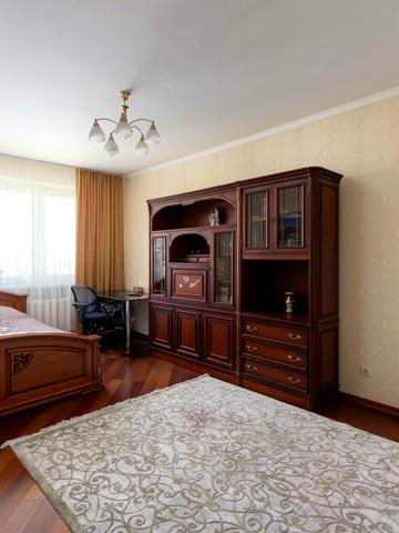 Старонаводницька вул., 8-А