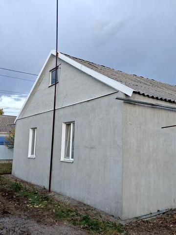 Будинок в тихому місці. 20хв. від міста.